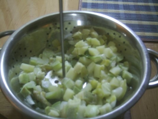 SUPA-CREMA DE DOVLECEI