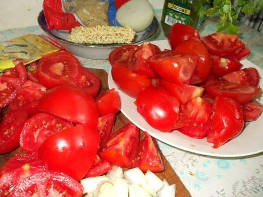 Supa de rosii cu taitei sau flechite