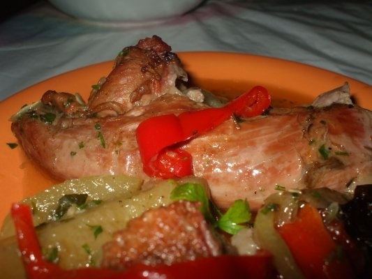 Friptura de curcan cu vin la tava