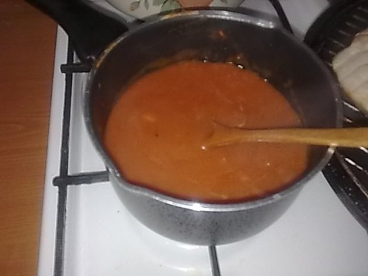 Spaghete cu sos bolognesse si piept de pui la gratar
