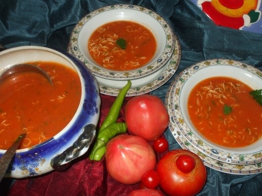 Supa de rosii cu dovlecei