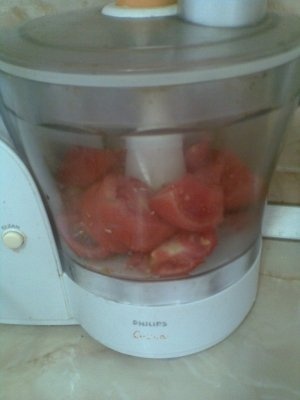 FUSILLI CU SOS DE CARNE CU ROSII