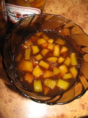 Gem de piersici si nectarine cu cafea