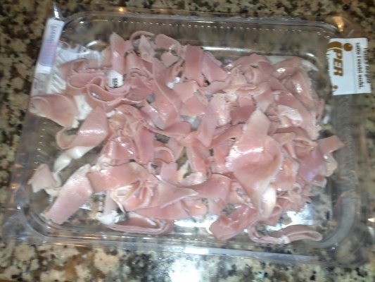 Cannelloni cu branza si sunca de praga