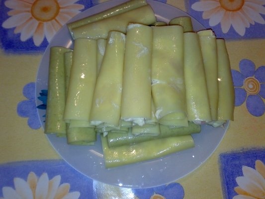 Cannelloni cu branza si sunca de praga