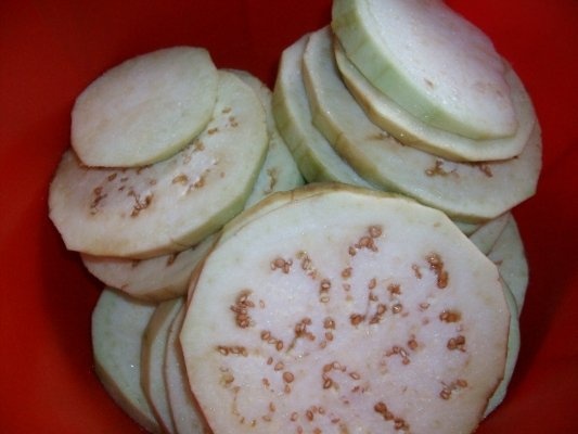 Pangasius cu vinete si sos de iaurt