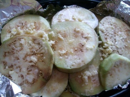 Pangasius cu vinete si sos de iaurt