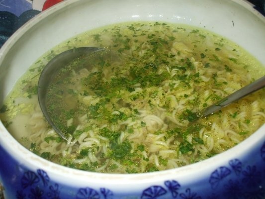 Supa de gaina de casa cu taitei