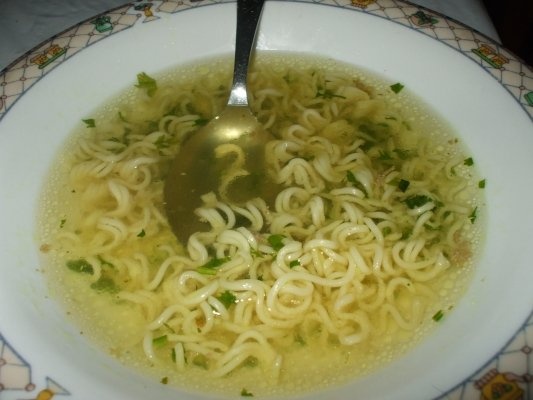 Supa de gaina de casa cu taitei