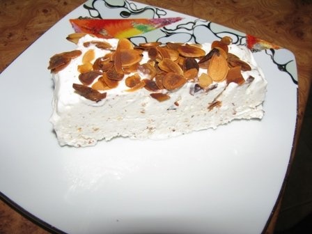 Semifreddo cu migdale