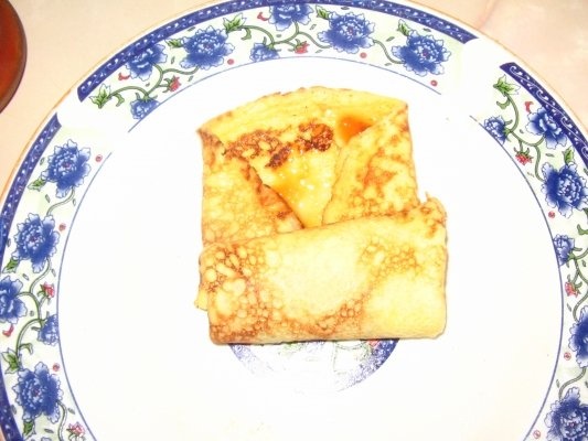 Clatite umplute cu miere si nuca