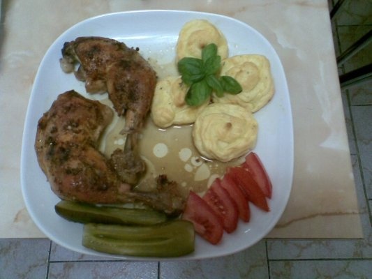 PULPE DE PUI CU SOS SE LAMAIE