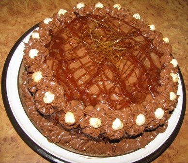 Tort Dobos cu alune de padure