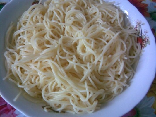 Spaghetti cu peste si ciuperci