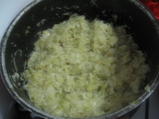 Taitei cu  varza si piper