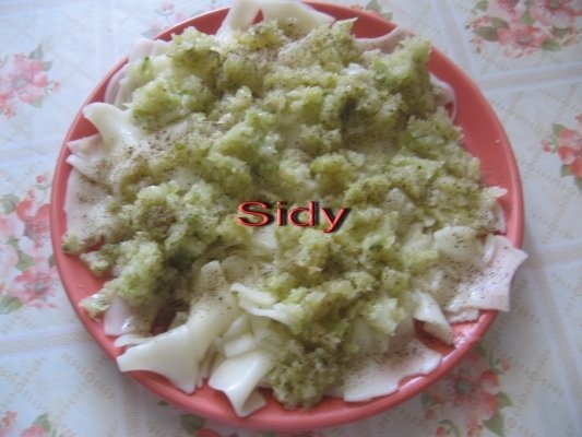 Taitei cu  varza si piper