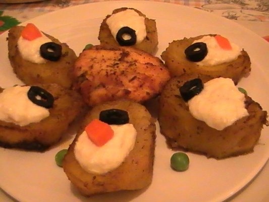 Piept de pui la gratar cu cartofi la cuptor