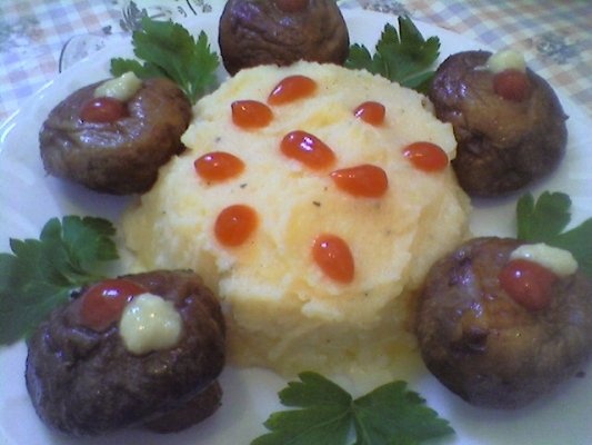 Ciuperci prajite si piure de cartofi