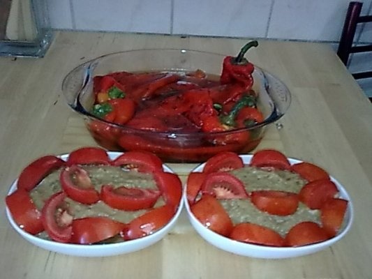 Salata de vinete cu ardei capia tocat in salata