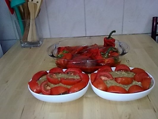 Salata de vinete cu ardei capia tocat in salata