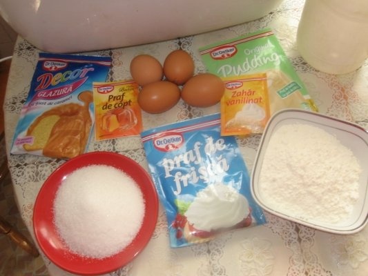 Tort cu crema de nuca de cocos verde