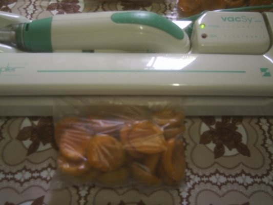 DIN CATEGORIA FRUCTE CONGELATE - CAISE SI PIERSICI