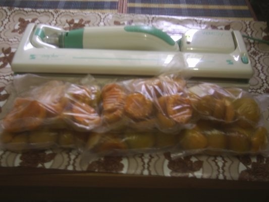 DIN CATEGORIA FRUCTE CONGELATE - CAISE SI PIERSICI