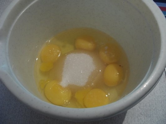 Rulada cu crema de pepene galben