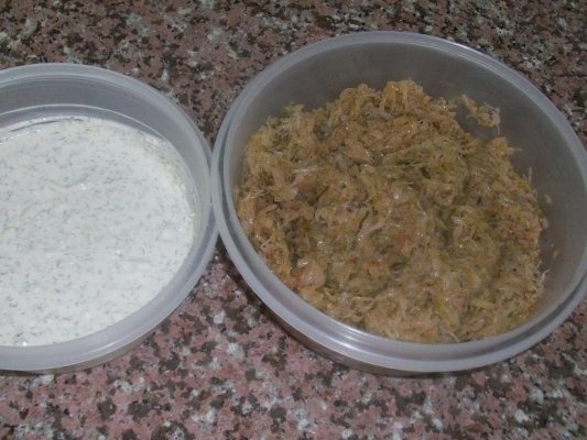 PLACINTA (prajita in tigaie) CU VARZA CALITA SI CU BRINZA(Menuca)