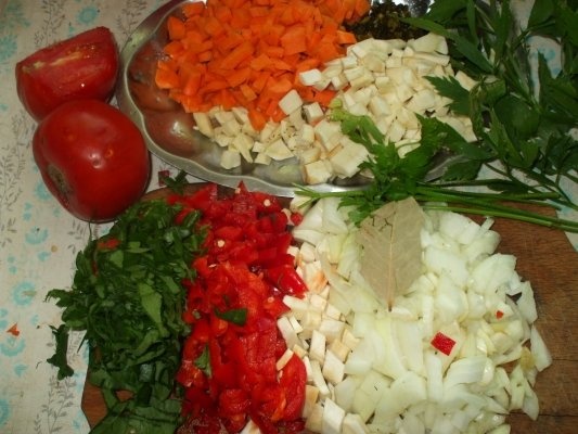 Ciorba de fasole pestrita cu ciolan afumat