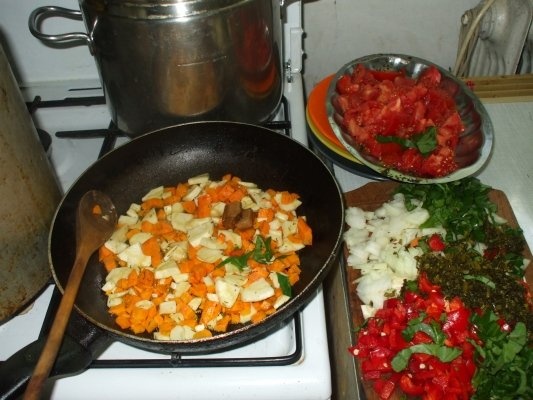 Ciorba de fasole pestrita cu ciolan afumat