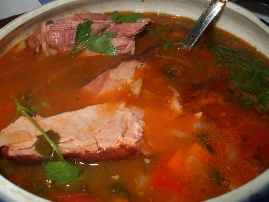 Ciorba de fasole pestrita cu ciolan afumat