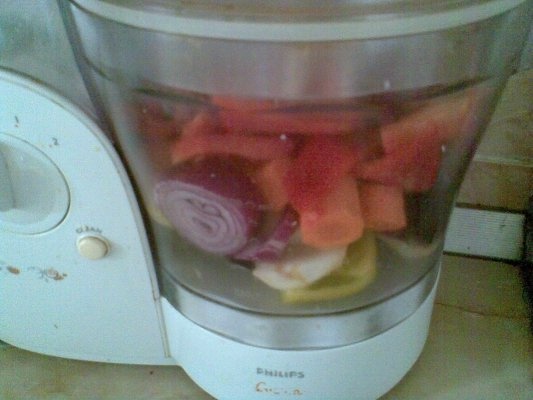 CIORBA DE VARA CU SFECLA ROSIE