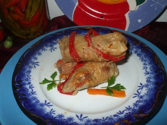 Sarmalute in varza dulce cu coasta de porc cruda (scarita)