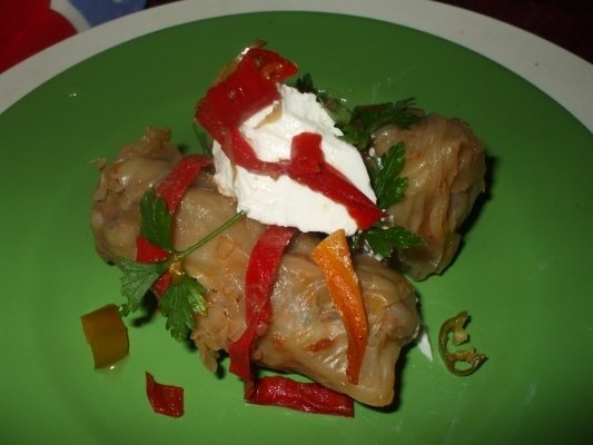 Sarmalute in varza dulce cu coasta de porc cruda (scarita)