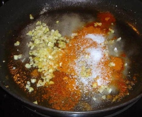 Creveti dulci picanti cu usturoi si cu orez(basmati)