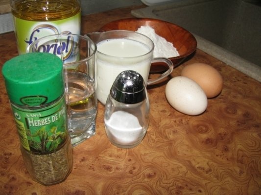 Clatite umplute, aromate cu ierburi amestecate