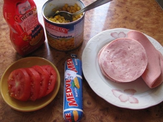 Clatite umplute, aromate cu ierburi amestecate