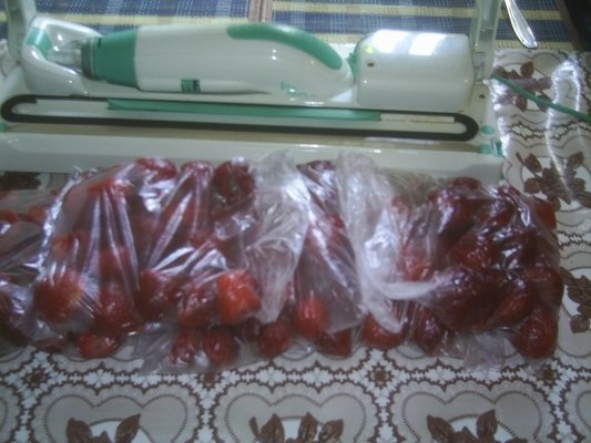 DIN CATEGORIA FRUCTE CONGELATE - CAPSUNE