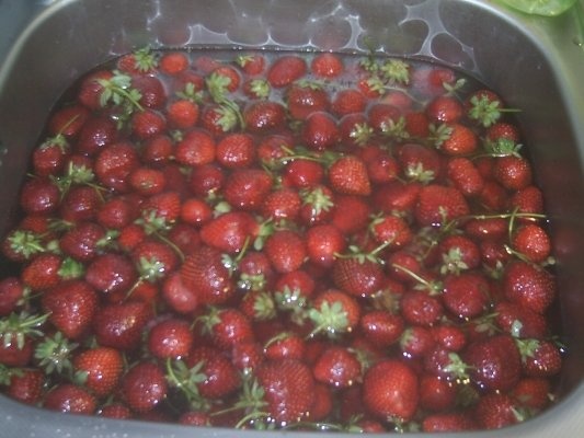 DIN CATEGORIA FRUCTE CONGELATE - CAPSUNE