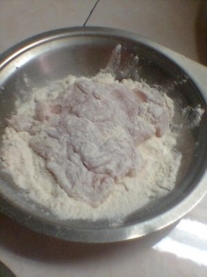 SNITEL DIN PIEPT DE PUI CU MURATURI