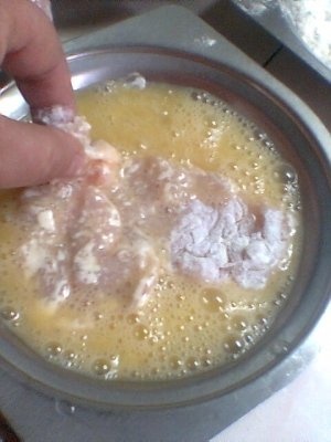 SNITEL DIN PIEPT DE PUI CU MURATURI