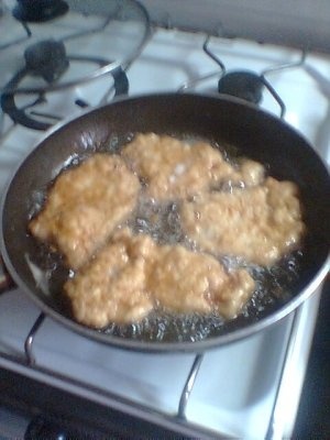 SNITEL DIN PIEPT DE PUI CU MURATURI