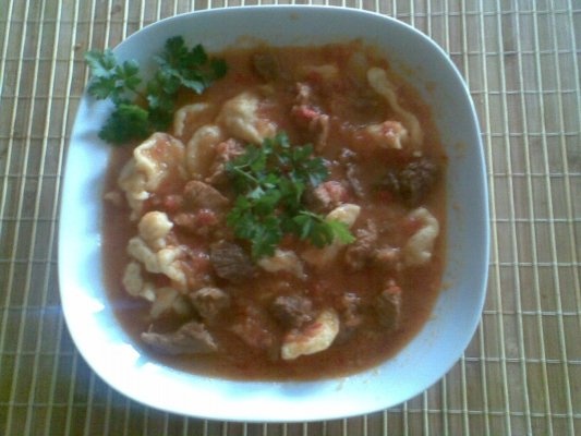 GULAS DIN CARNE DE MANZAT