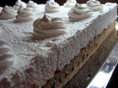 Prajitura cu iaurt si frisca