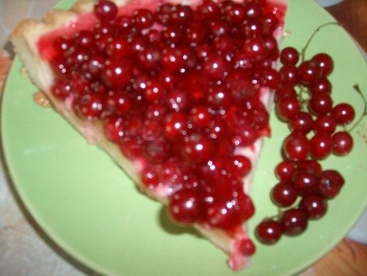 Tarta cu strugurei rosi (rozinchine)