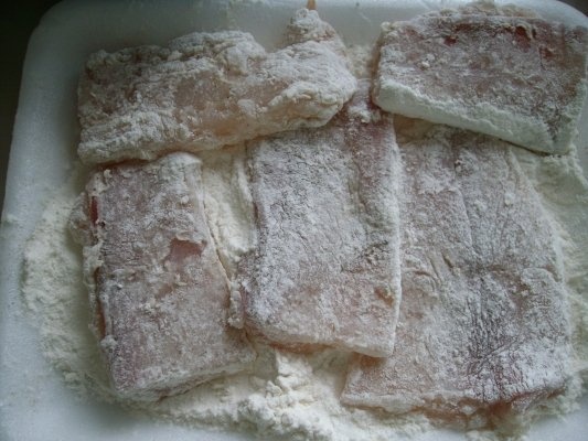 Pangasius cu ciuperci si stafide