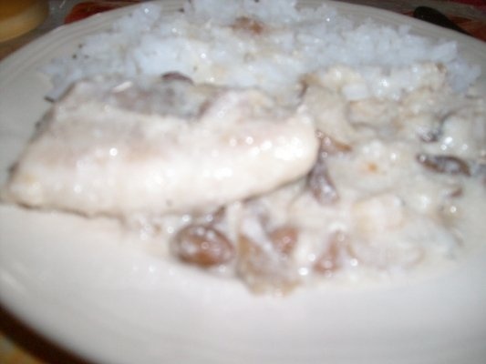 Pangasius cu ciuperci si stafide