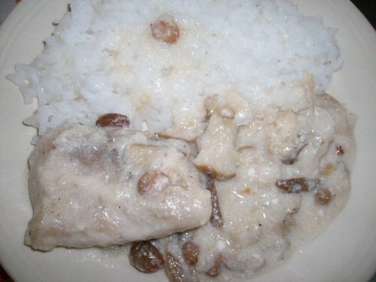 Pangasius cu ciuperci si stafide