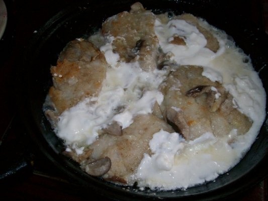 Pangasius cu ciuperci si stafide